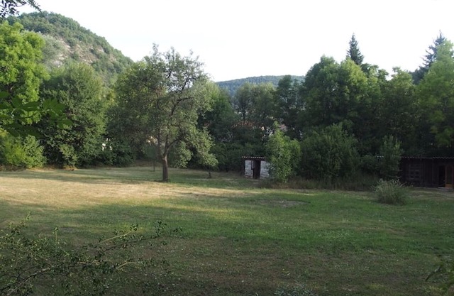 Holiday Home 'Chalet Du Bois D'estève' with Mountain View, Shared Terrace and Wi-Fi