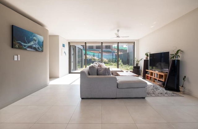 Zululami Luxury 3-Bed Home - PVT Garden - Sea View