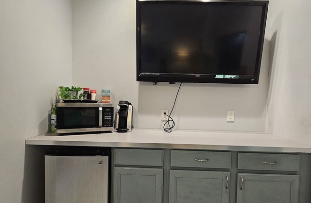 12min/Universal, 5/min to Downtown. Hotel Room Style in a Cozy House in Florida