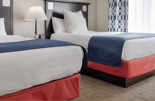 Two-bedroom "apartment" that sleeps 8. National Harbor/DC! Lots to do and see!