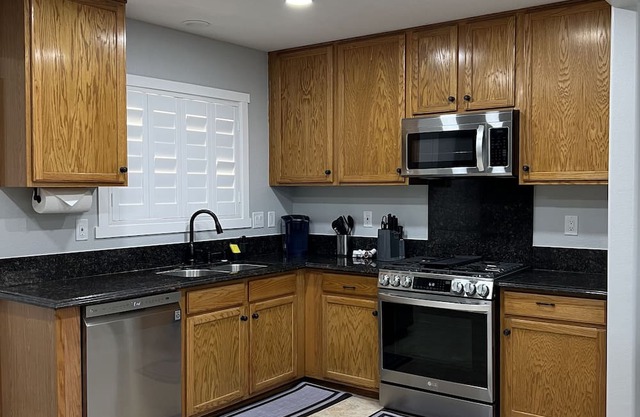 .5 mi-Little Saigon/Disney-8 mi/KTown-.5mi