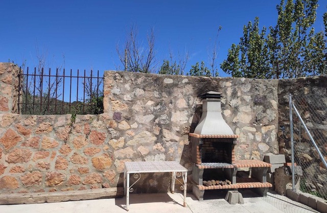 Chalet con Barbacoa y Jacuzzi Para Disfrutar en Familia a 5 Minutos de Cuenca