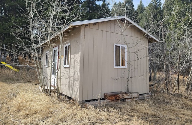 Avon Dry cabins with central bath house nightly & longterm rentals w/12 Rv sites