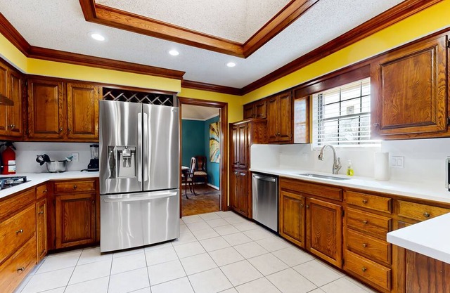 Dog-friendly home near downtown with enclosed backyard, patio, & gas stovetop