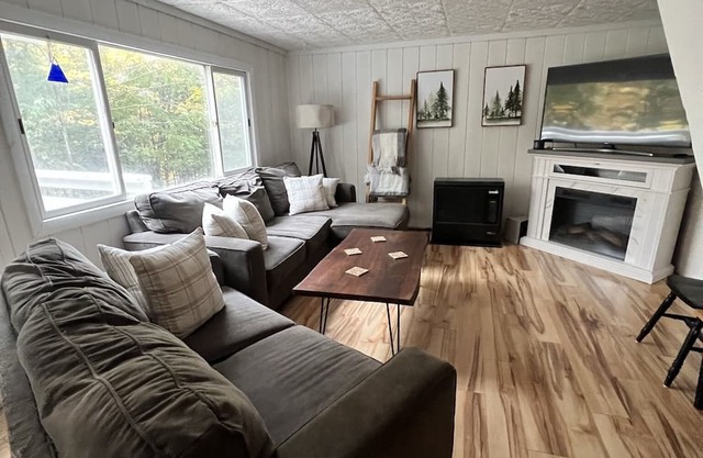 Cozy Ski Retreat near Sugarloaf