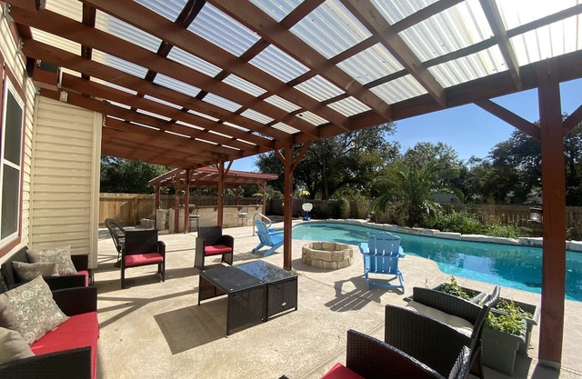 Austin Oasis W/ Pool , Patio , Firepit