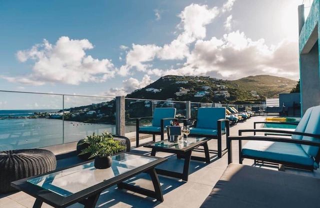 Vijoux in Oyster Bay by Personal Villas - Luxury and Relaxation