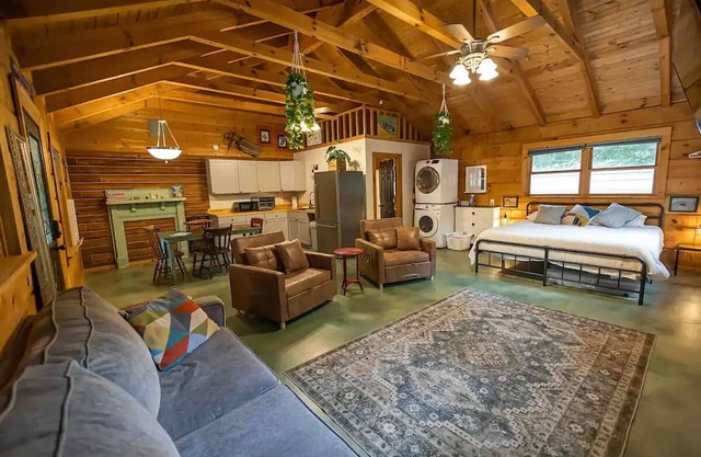 Guest Suite with Hot Tub