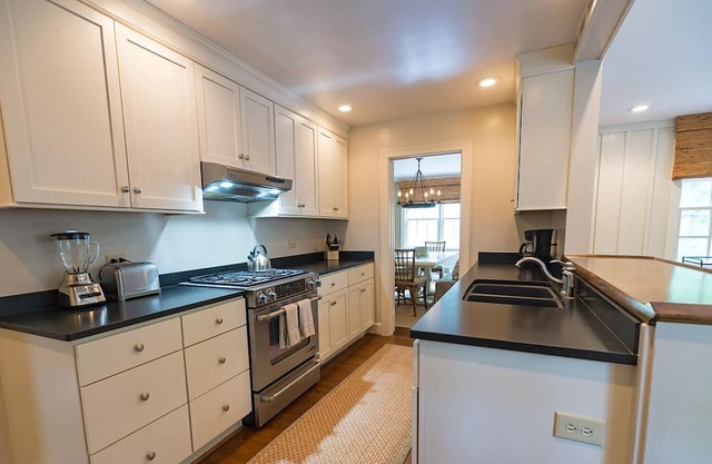 Cameron House Ext. Stay - Close to UVA!