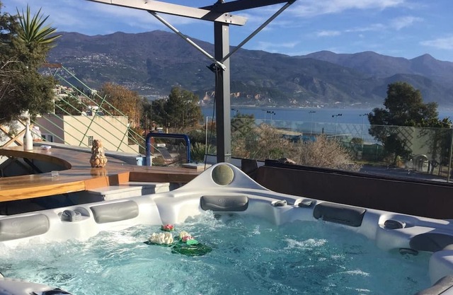 Rooftop Loft with Jacuzzi