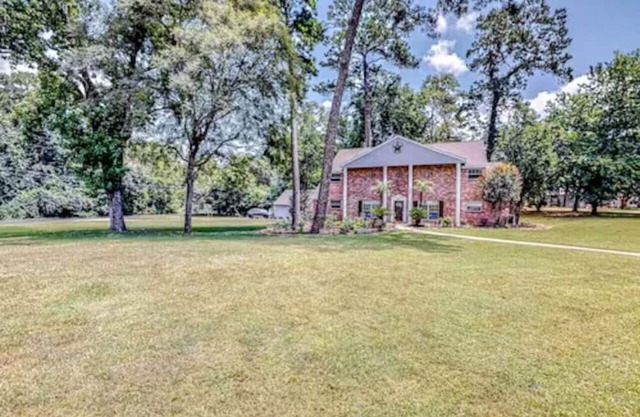Colonial Estate : Arcade, Grill & Wildlife