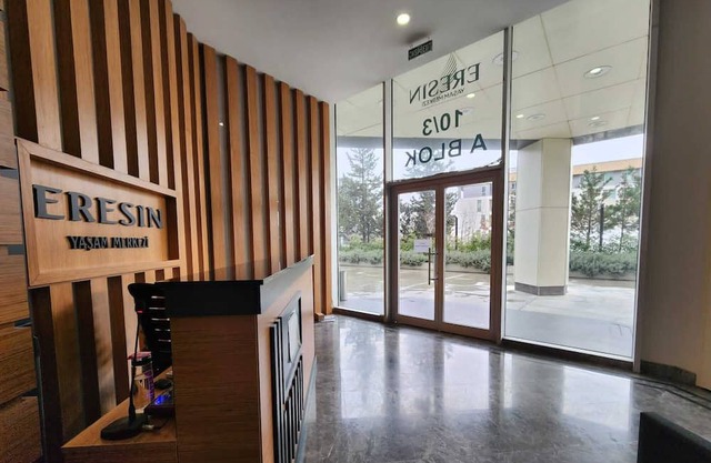 Luxury Apartment attached to Metrobus and shopping mall- 5 minutes to beach