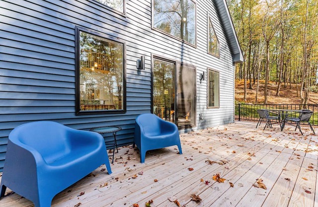 New! Wintervue with Fireplace - Pet Friendly Home