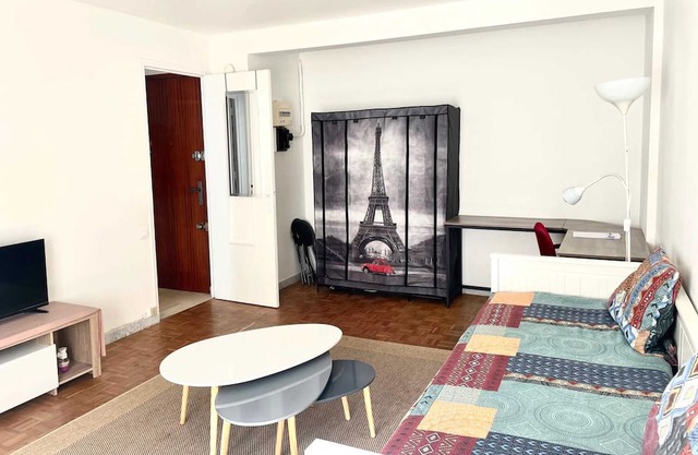Homerez - Beautiful studio for 2 ppl. at Suresnes