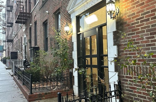 15 min from Manhattan cozy one bedroom in SUNNYside.