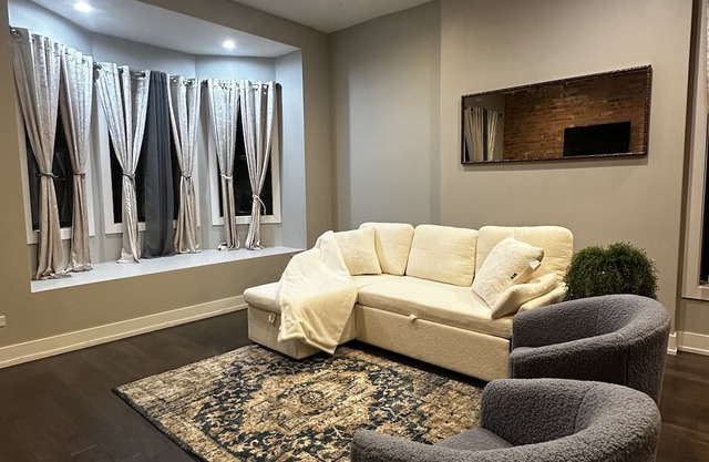 Luxury Condo Chicago - FREE parking