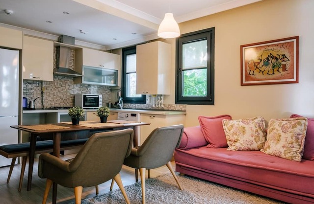 Modern Flat By Bagdat Avenue and Bostanci Coast