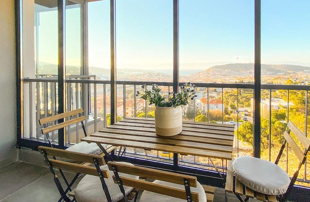 Flat with Balcony 5 min to Cesme Marina