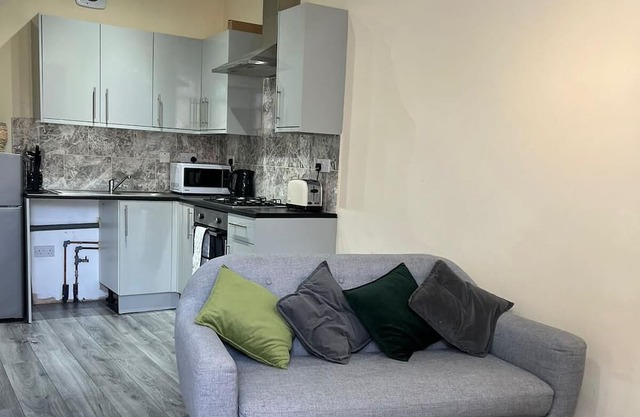 Cosy 2 Bed House in East Ham
