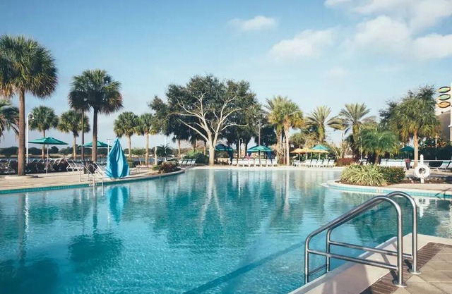 Disney World Resort & SeaWorld with Golf