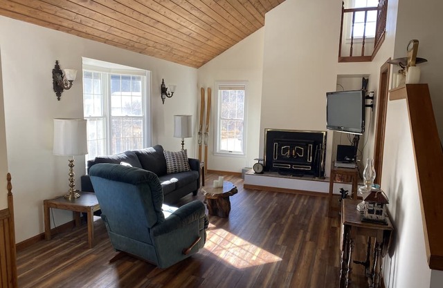 Updated Victorian well situated to all Clear Creek/Summit County have to offer!