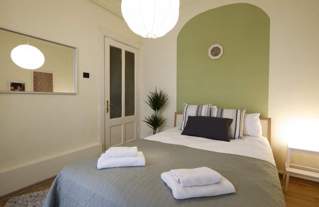 Vibrant Flat with Excellent Location in Beyoglu