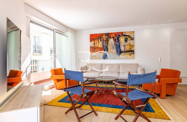 Easy Clés- Bright 3 bedrooms flat next to Les Halles with parking
