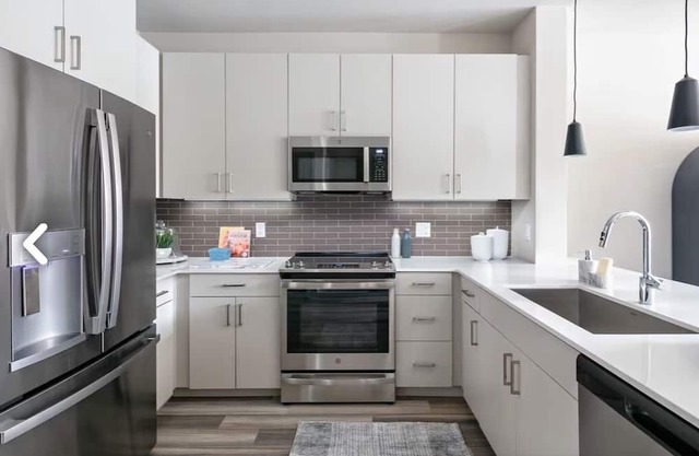 Peaceful and Serene Very large 2 bedroom with scenic wooded views