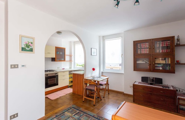 Apartment 'More A Due Passi Dal Lago' with Mountain View and Balcony