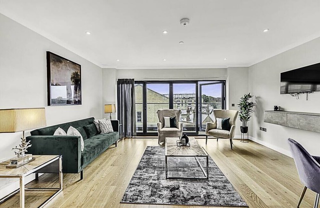 Beautiful Abode In Brentford