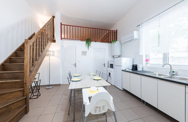 Le Duplex de la Gare sleeps 2