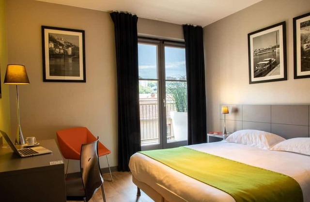 Everything You Need For The Perfect Vacation! 4 Relaxing Units, Pets Are Welcome