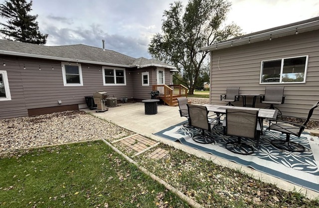 Beautiful 3BR house in the middle of prime hunting and fishing country