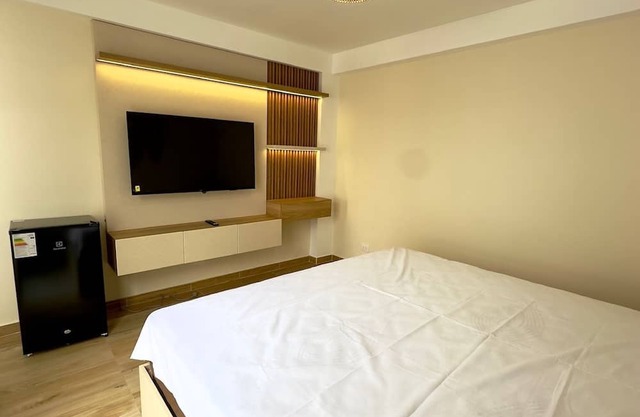 Studio KING size bed close to the beach