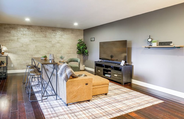 Commuter-Friendly Vancouver Rental w/Yard