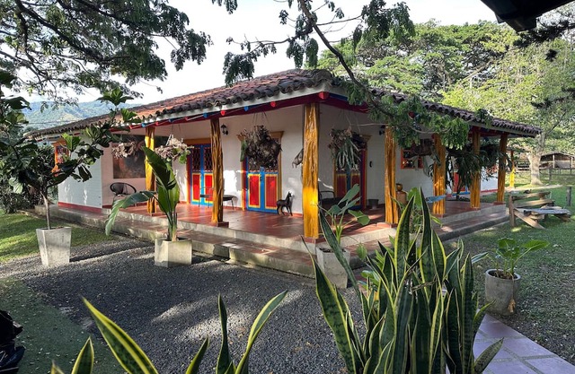 Hermosa casa en las montañas en Santa Elena