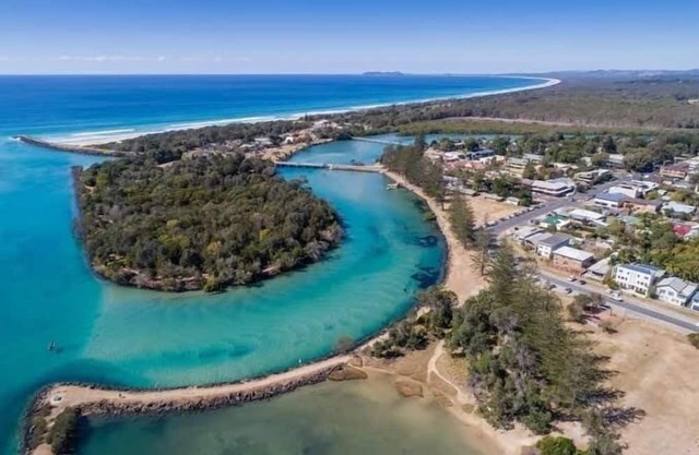 "Bills Place" @ Brunswick - House - Sleeps 6 - Walk to Beach, Creek & Main Town