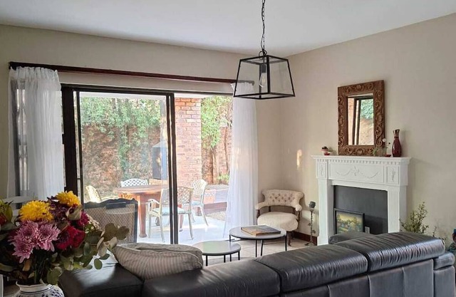 Secure 4-Bedroom Lakeside Cottage – Monthly Rental in Pretoria, South Africa