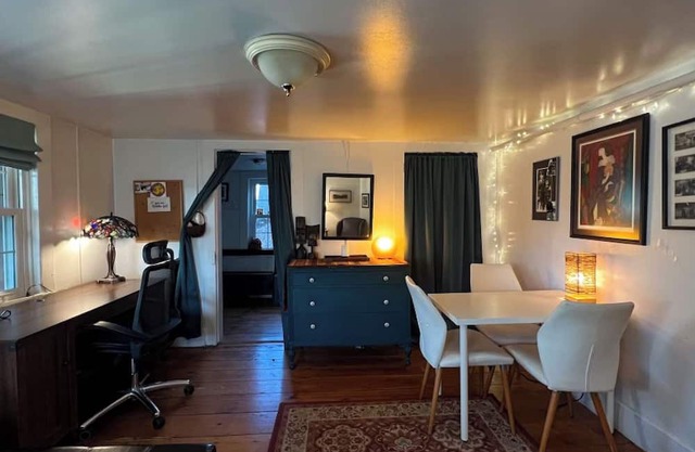 Steps from train, DIA, cafés and hiking — in a peaceful garden-level retreat.