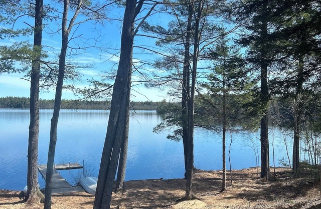 True UP experience awaits you in this comfortable and cozy lakefront home