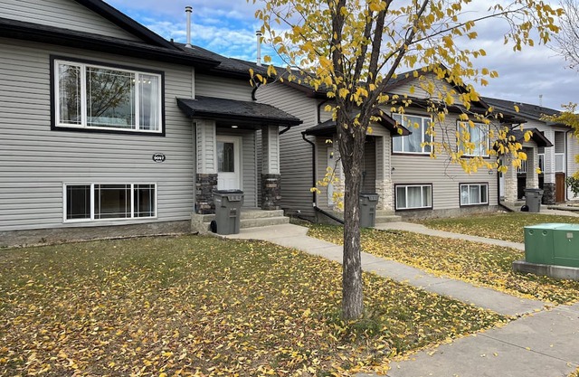 3 adjacent 4-bed homes: Park Views, Fully Stocked