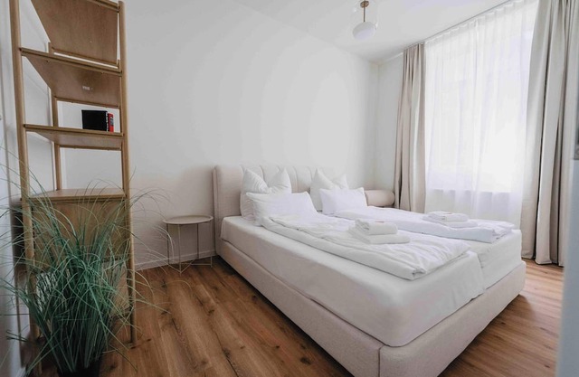 Stylish Suite in Celle - Perfect for Business Travelers with Free Parking