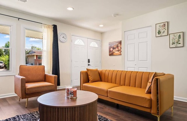 Private and Cozy 3 BEDR+2 BTH Single Fam Home