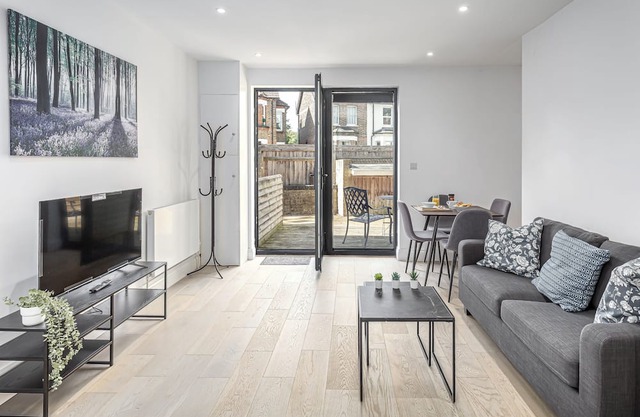Stylish Bickley Home Near London by StayStayStay