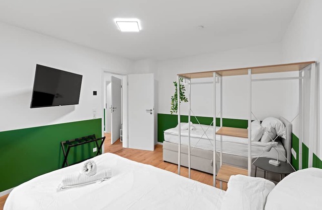 Business Travel Dream 2BR 5p | balcony, washer-dryer