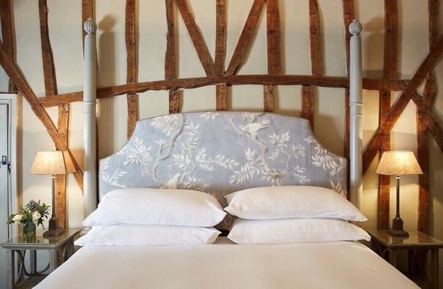 Traditional Rustic Cotswold Hideaway in Southrop