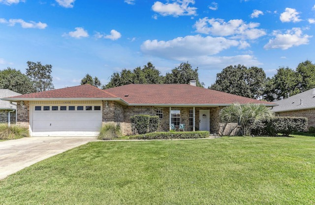 Warm and Inviting 4BR Home, Perfect for Families