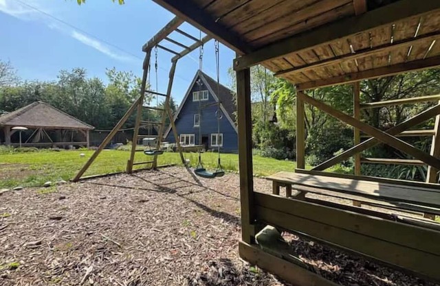 Kent barn private pool, hot tub & kids play area