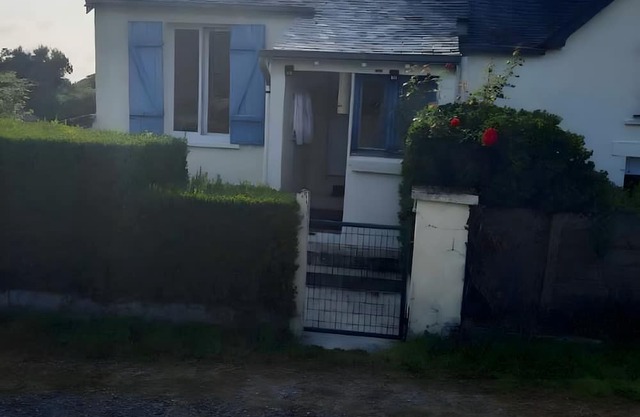 Holiday Home 'Halte Au Bord De L’Aulne' with Private Garden