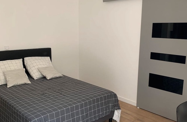Studio Apartment '1' with Private Terrace, Shared Garden and Wi-Fi